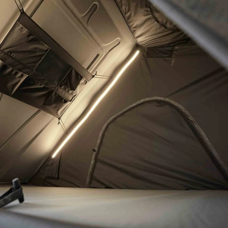 Hliníkový trojúhelníkový střešní stan CUMARU XP 135 – BLACK 7